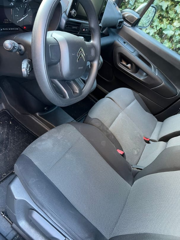 Autobekleding reinigen